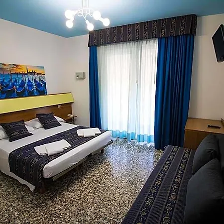 Bluecolors Hotel