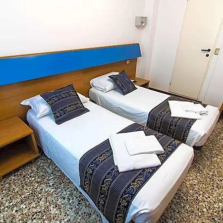 Bluecolors Hotel 2*