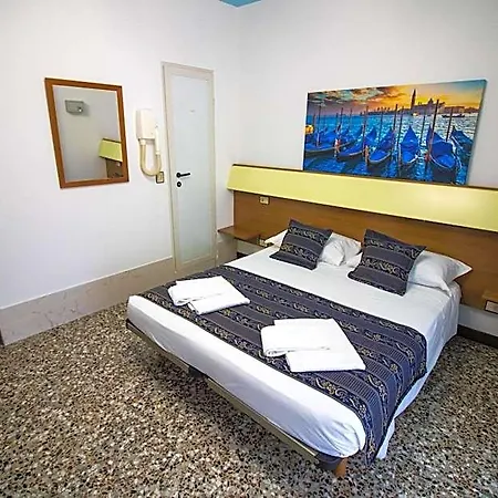 Bluecolors Hotel 2*